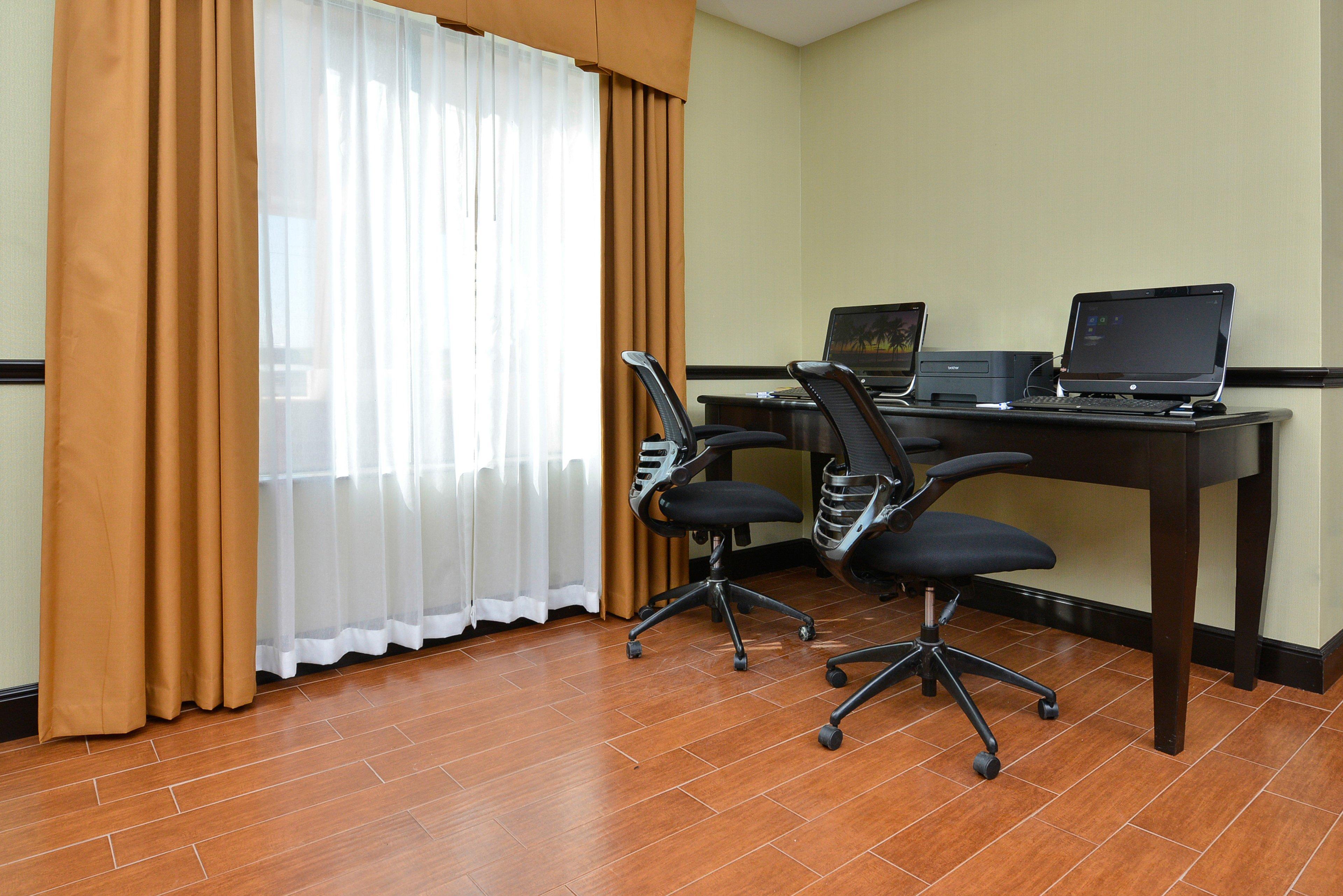Holiday Inn Express Alva By Ihg Екстер'єр фото